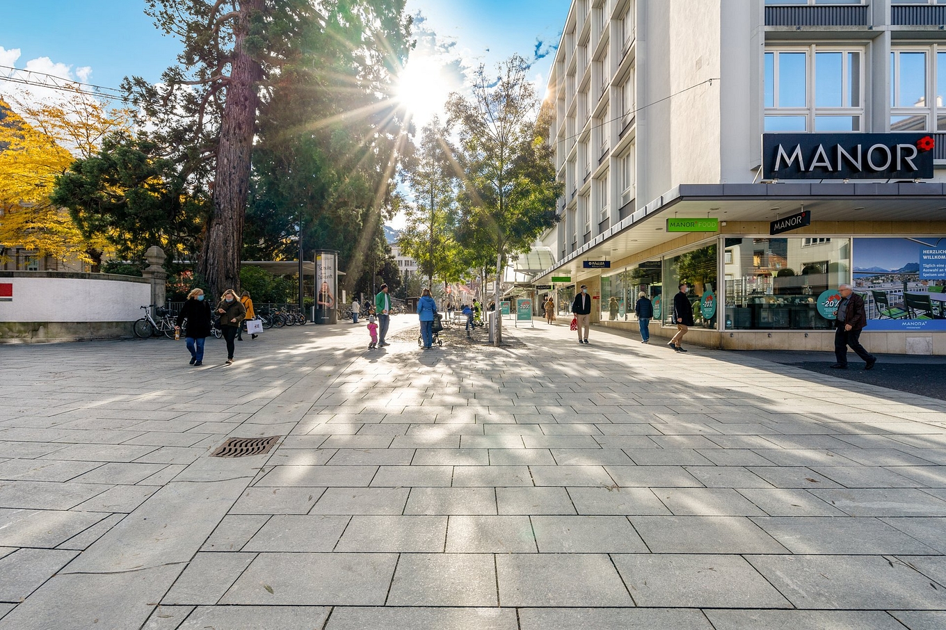 photo exterior street building retail